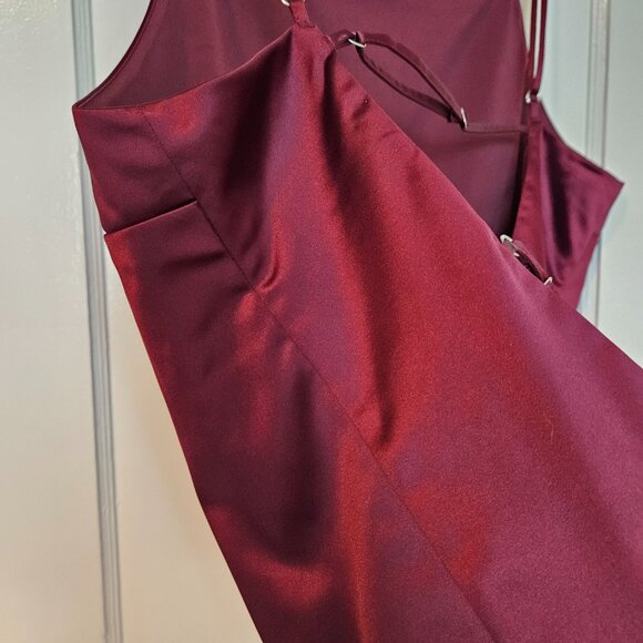 Abercrombie and Fitch Women's Satin Open-Back Apron Top Large Burgundy - Picture 4 of 4